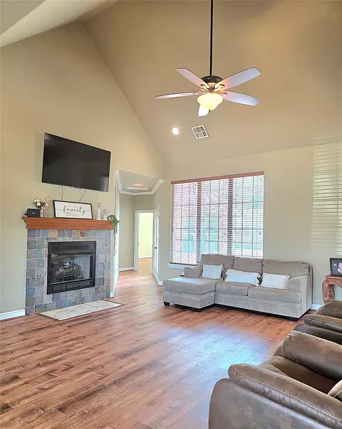 Living - 823 Cypress Dr, Ada, OK 74820 photo 2 of 2