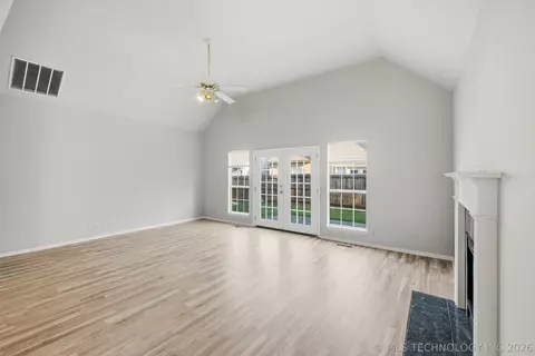 Living - 3005 E 90th Pl, Tulsa, OK 74137 photo 3 of 5