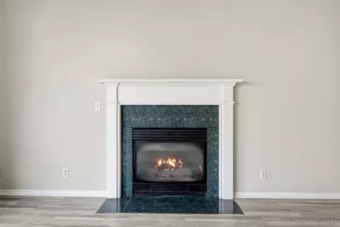 Living - 3005 E 90th Pl, Tulsa, OK 74137 photo 2 of 5