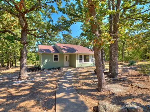 6163 Wildwood Dr, Sand Springs, OK 74063