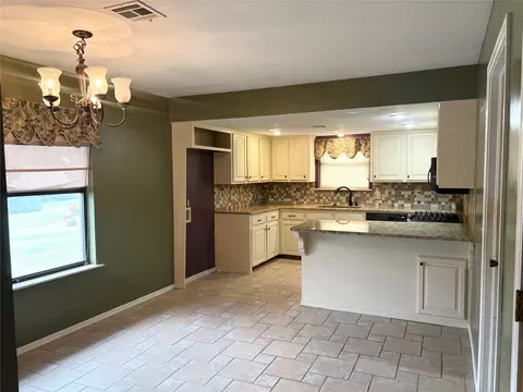 Kitchen - 618 S Timberridge Dr S, Cushing, OK 74023 photo 1 of 5