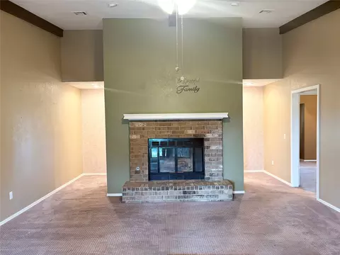 Living - 618 S Timberridge Dr S, Cushing, OK 74023 photo 2 of 3
