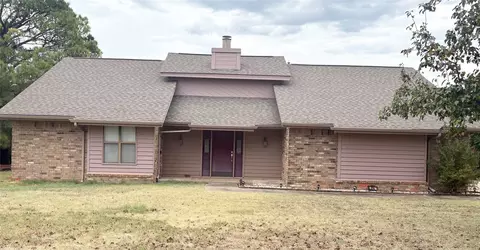 Exterior - 618 S Timberridge Dr S, Cushing, OK 74023 photo 2 of 6