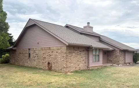 Exterior - 618 S Timberridge Dr S, Cushing, OK 74023 photo 5 of 6