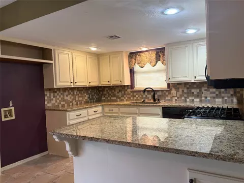 Kitchen - 618 S Timberridge Dr S, Cushing, OK 74023 photo 3 of 5