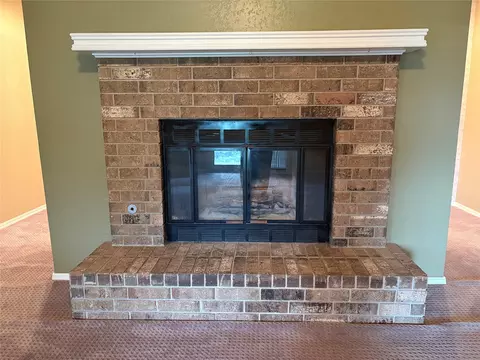Living - 618 S Timberridge Dr S, Cushing, OK 74023 photo 3 of 3