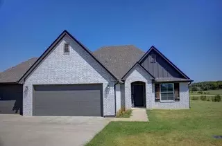 2420 W King Ln, Claremore, OK 74019