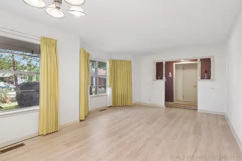 Living - 10817 E 26th Pl, Tulsa, OK 74129 photo 2 of 2