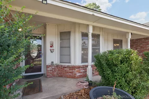 Exterior - 10817 E 26th Pl, Tulsa, OK 74129 photo 3 of 6