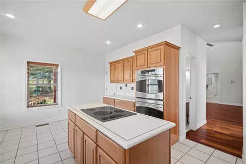 Kitchen - 7901 N Highway 72, Haskell, OK 74436 photo 4 of 5
