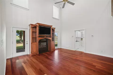 Living - 7901 N Highway 72, Haskell, OK 74436 photo 1 of 5