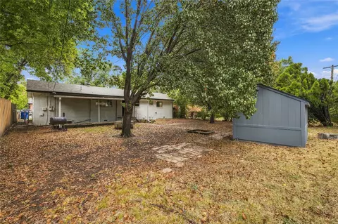 Exterior - 6620 E 27th St, Tulsa, OK 74129 photo 6 of 9