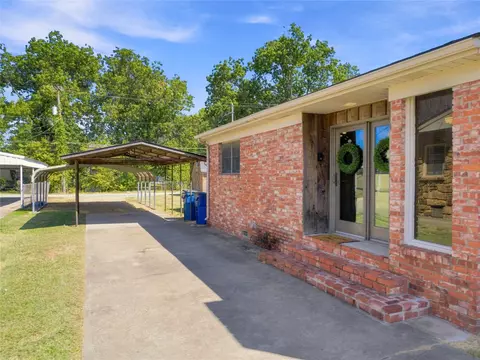 Exterior - 519 E Main St, Pawhuska, OK 74056 photo 5 of 7