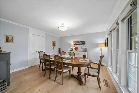 Dining - 6549 E 86th St, Tulsa, OK 74133 photo 2 of 3
