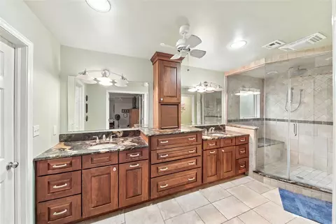 Bath - 6549 E 86th St, Tulsa, OK 74133 photo 2 of 4