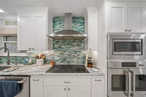 Kitchen - 6549 E 86th St, Tulsa, OK 74133 photo 3 of 7