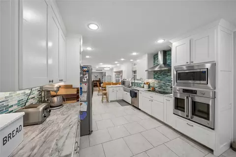 Kitchen - 6549 E 86th St, Tulsa, OK 74133 photo 6 of 7