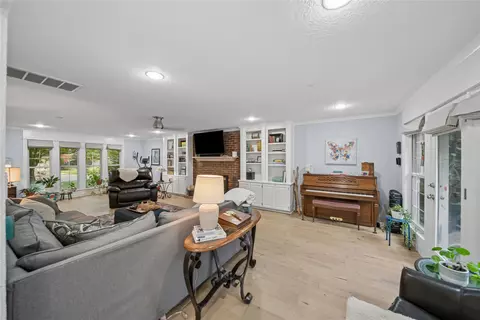 Living - 6549 E 86th St, Tulsa, OK 74133 photo 1 of 1