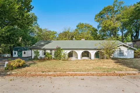 913 Sandstone Ave, Bartlesville, OK 74006