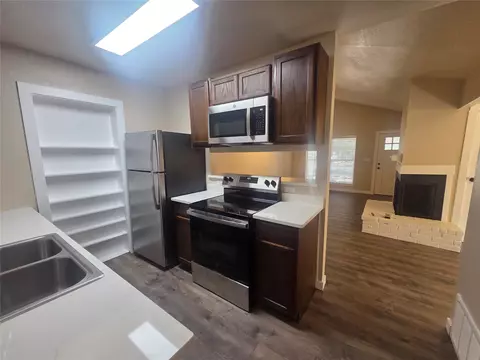 Kitchen - 11038 E 16th St, Tulsa, OK 74128 photo 2 of 4