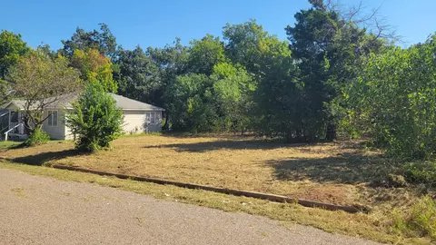 512 N State St, Konawa, OK 74849