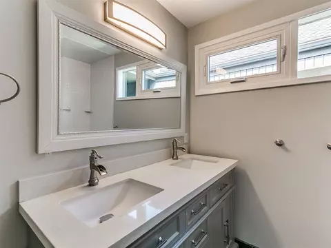 Bath - 5357 E 26th Pl, Tulsa, OK 74114 photo 2 of 4