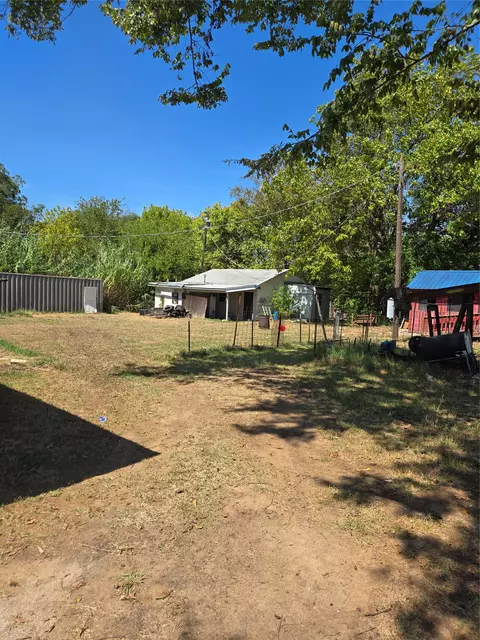 Exterior - 320 5th, Francis, OK 74844 photo 1 of 1