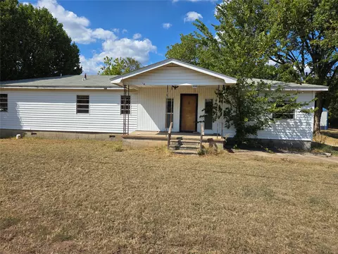 Other - 320 5th, Francis, OK 74844 photo 2 of 10