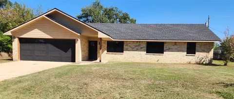 682 N Hickory St, Atoka, OK 74525