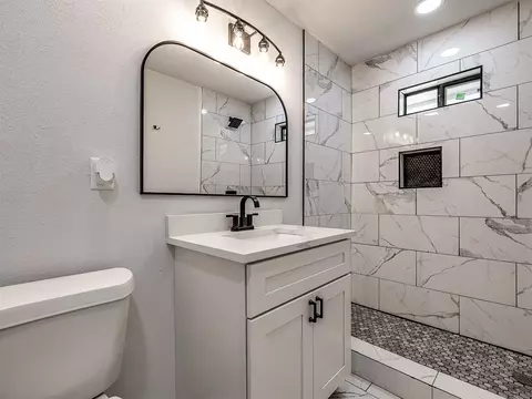 Bath - 4023 E Virgin St, Tulsa, OK 74115 photo 5 of 6