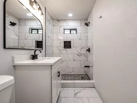 Bath - 4023 E Virgin St, Tulsa, OK 74115 photo 4 of 6