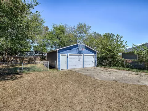 Exterior - 4023 E Virgin St, Tulsa, OK 74115 photo 16 of 18