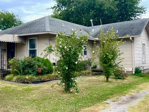Exterior - 2532 E 7th St, Tulsa, OK 74104 photo 2 of 5