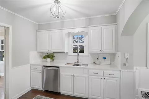 Kitchen - 2135 E 25th Pl, Tulsa, OK 74114 photo 3 of 4