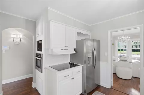 Kitchen - 2135 E 25th Pl, Tulsa, OK 74114 photo 4 of 4