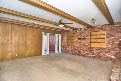 Living - 5736 E 63rd Pl, Tulsa, OK 74136 photo 3 of 4