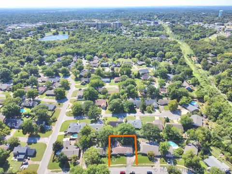 View/Area - 5736 E 63rd Pl, Tulsa, OK 74136 photo 3 of 6