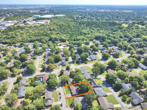 View/Area - 5736 E 63rd Pl, Tulsa, OK 74136 photo 4 of 6