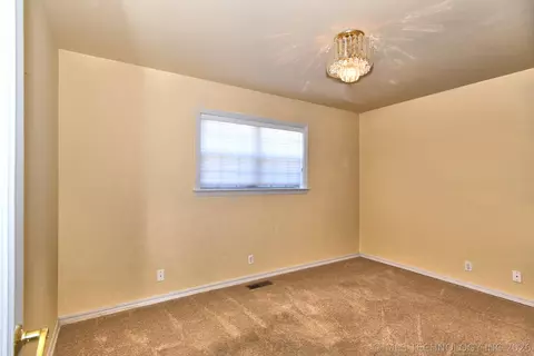 Bedroom - 5736 E 63rd Pl, Tulsa, OK 74136 photo 3 of 8
