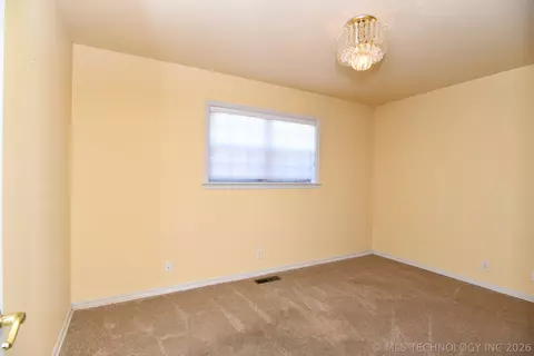 Bedroom - 5736 E 63rd Pl, Tulsa, OK 74136 photo 1 of 8