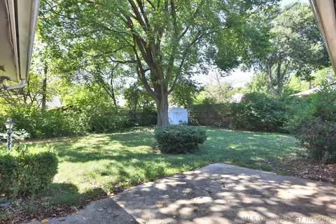 Exterior - 5736 E 63rd Pl, Tulsa, OK 74136 photo 2 of 6