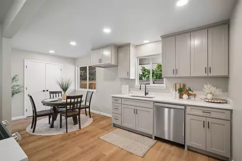 Kitchen - 2992 E 77th St, Tulsa, OK 74136 photo 1 of 2
