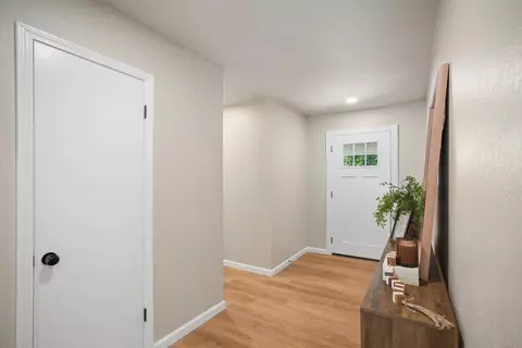 Entry Way - 2992 E 77th St, Tulsa, OK 74136 photo 2 of 3