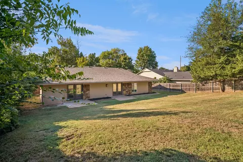 Exterior - 2992 E 77th St, Tulsa, OK 74136 photo 5 of 7