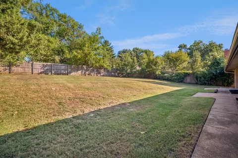 Exterior - 2992 E 77th St, Tulsa, OK 74136 photo 4 of 7