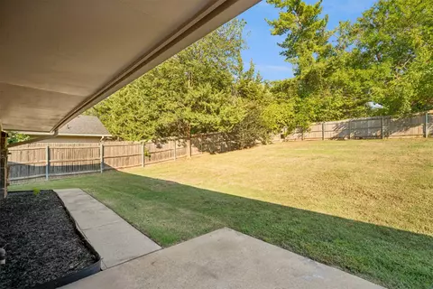 Exterior - 2992 E 77th St, Tulsa, OK 74136 photo 3 of 7