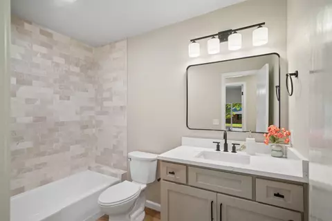 Bath - 2992 E 77th St, Tulsa, OK 74136 photo 1 of 3
