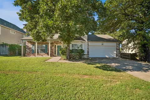 3726 S Rolling Oaks Dr, Tulsa, OK 74107