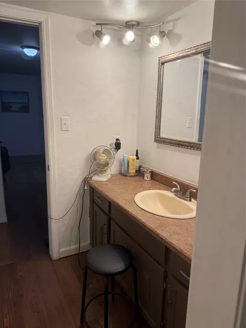 Bath - 4326 E 67th Street 579, Tulsa, OK 74136 photo 3 of 6