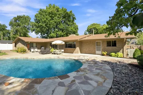 Exterior - 6316 E 57th Pl, Tulsa, OK 74135 photo 4 of 5